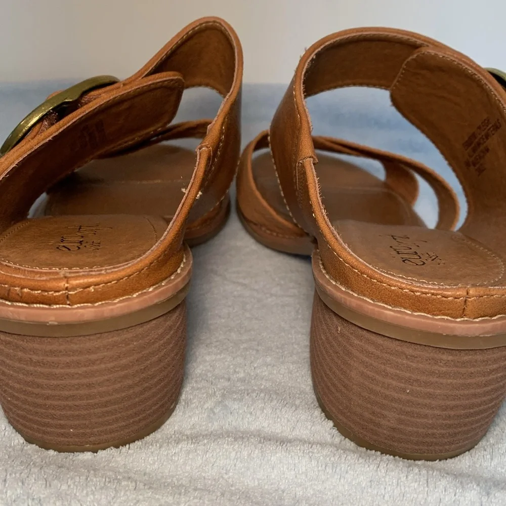 Cyleigh woman’s sandals.  Excellent condition.